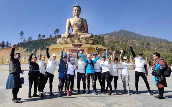 Norman Bucher German Athlete Ran In Bhutan As Part Of His 7 Continents World Tour