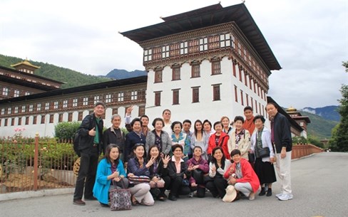 travel bhutan without tour