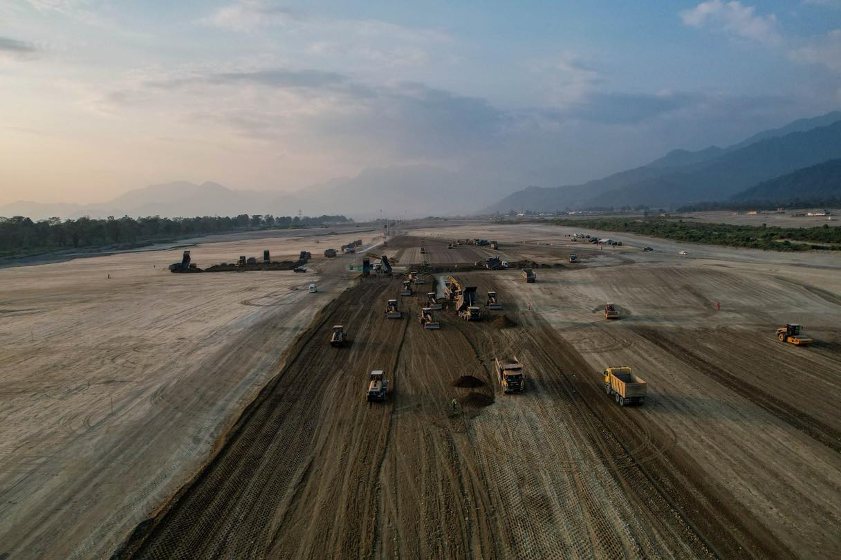 his majesty visits gelephu international airport 2025