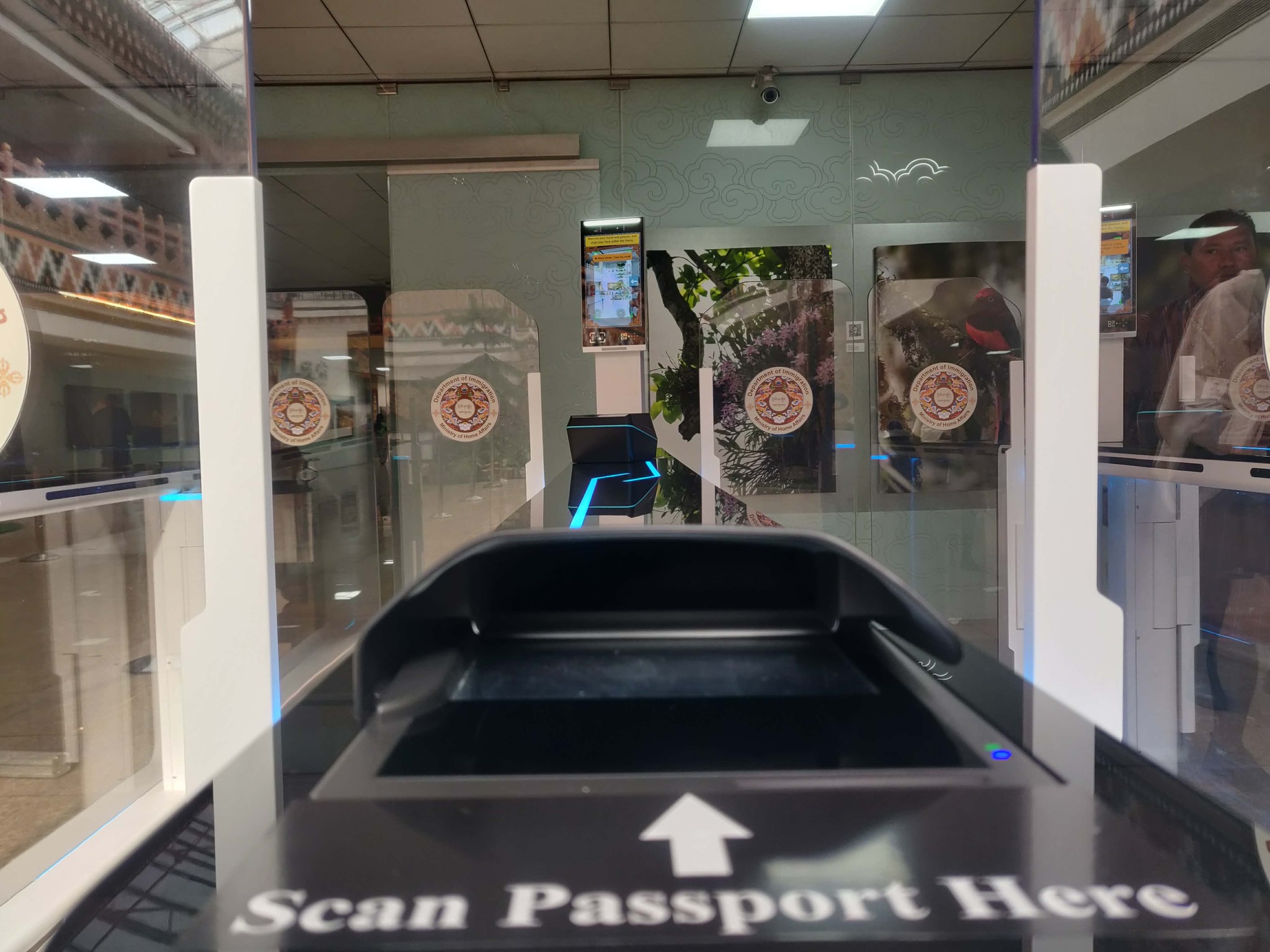 foreigners can use e gate at paro airport