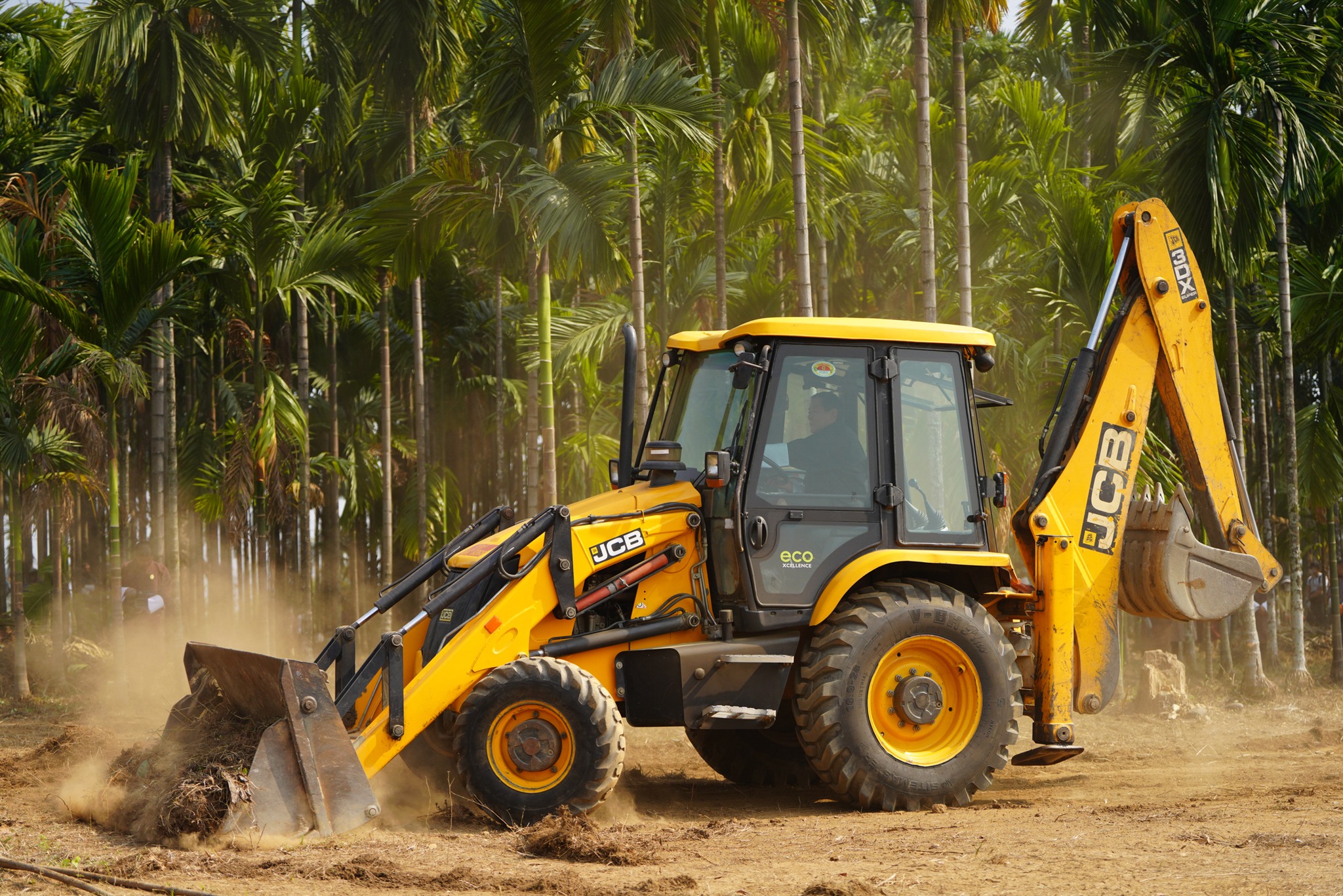 fourth king operating excavator in gmc