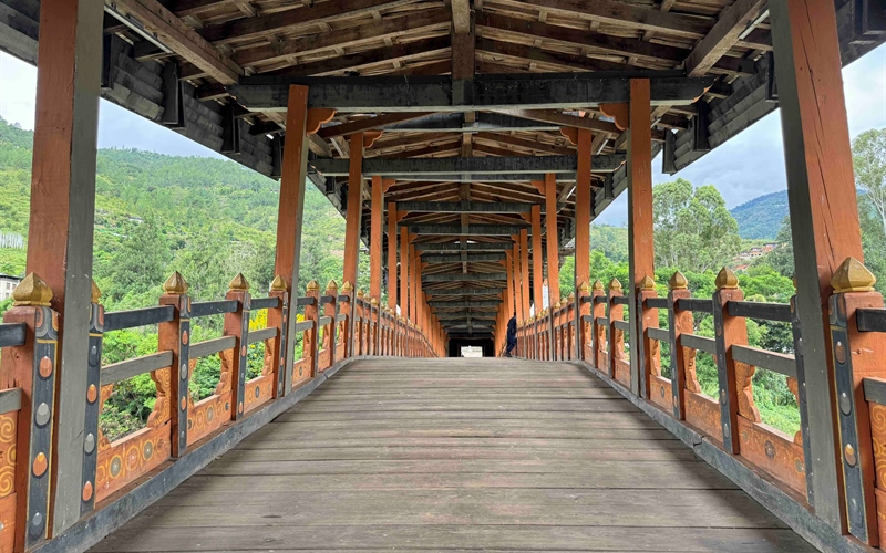 punakha dzong wooden cantilever bridge ashley lowres