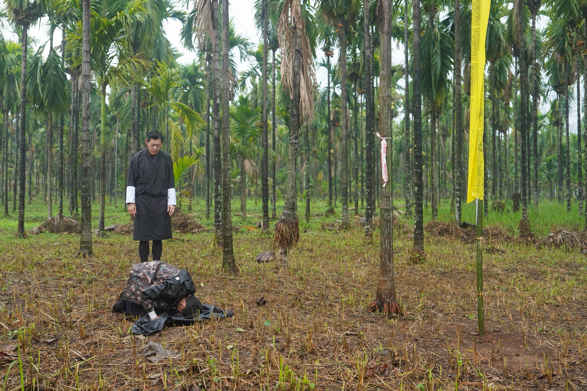 bhutan king jigme khesar visits gmc 108 jangchub chorten construction site08