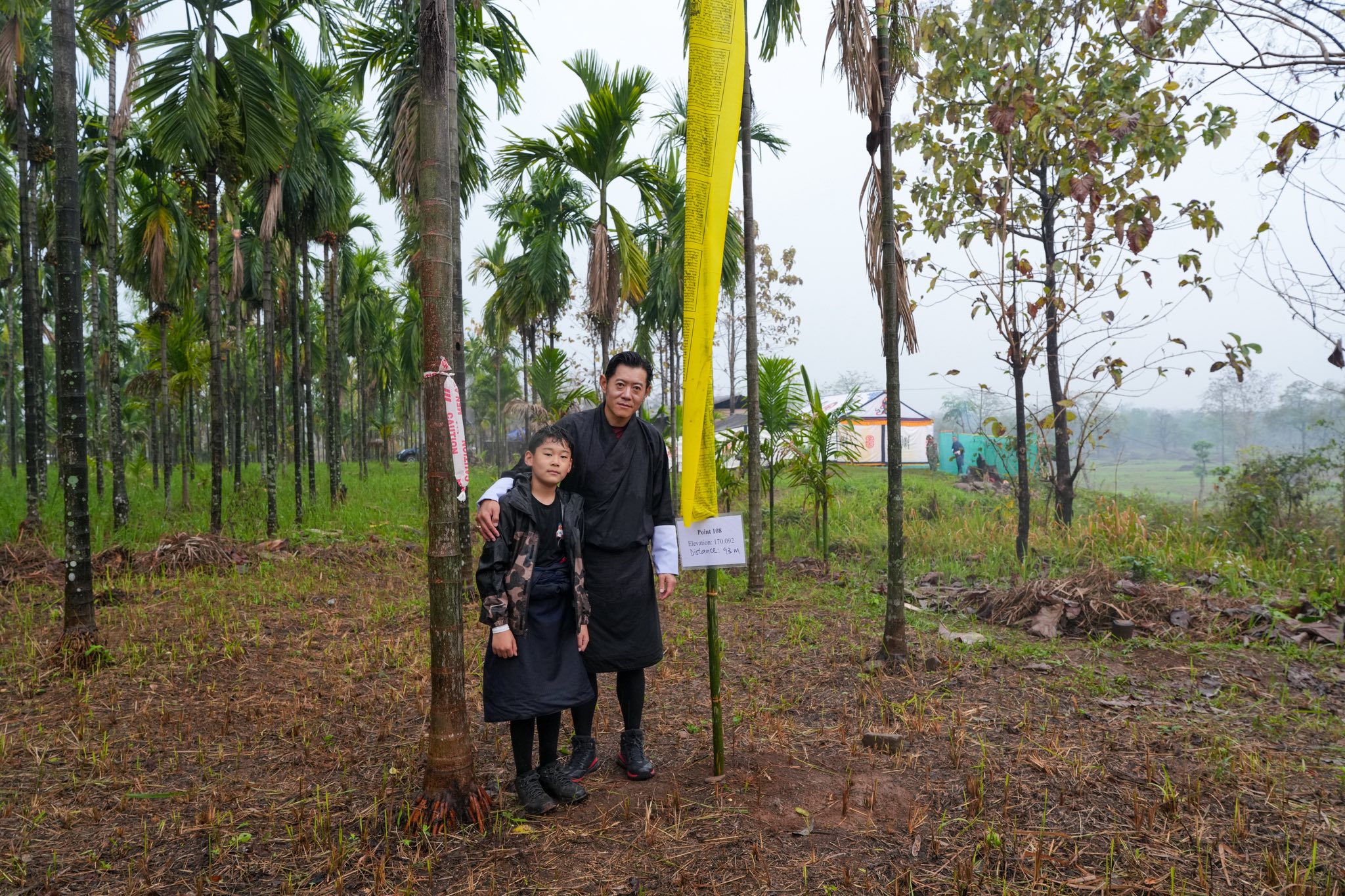 bhutan king jigme khesar visits gmc 108 jangchub chorten construction site13