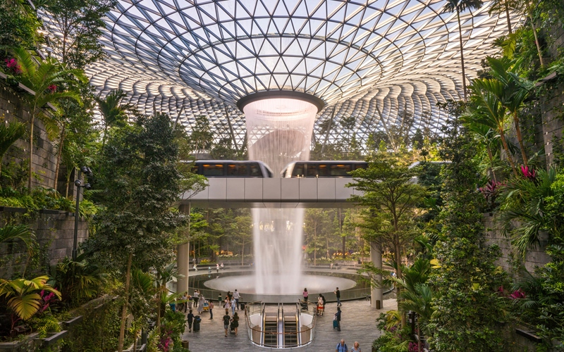 changi jewel waterfall