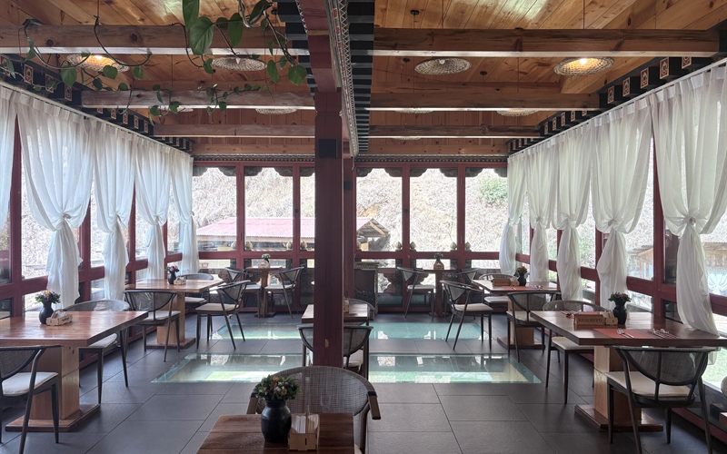 willing cafe trongsa chencho dema