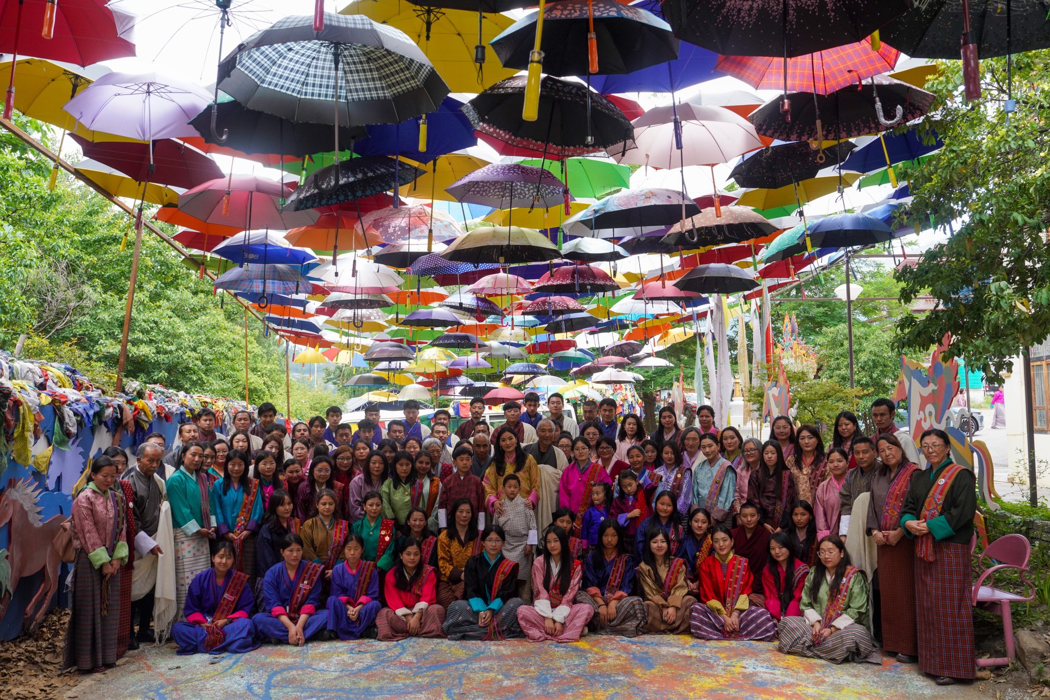 queen jetsun pema and artists for her expression exhibition