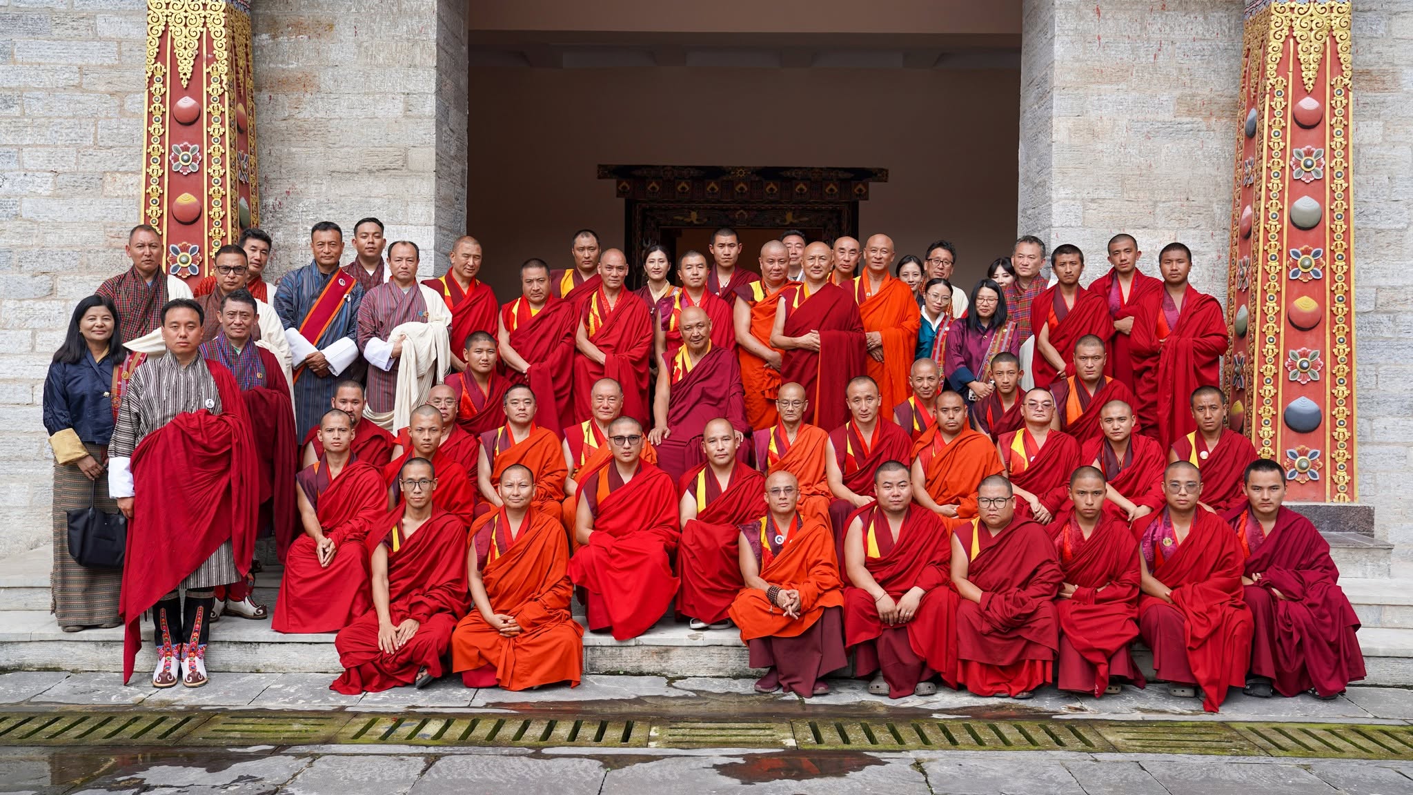 gmc preparing sacred relics for 108 jangchub chorten 4