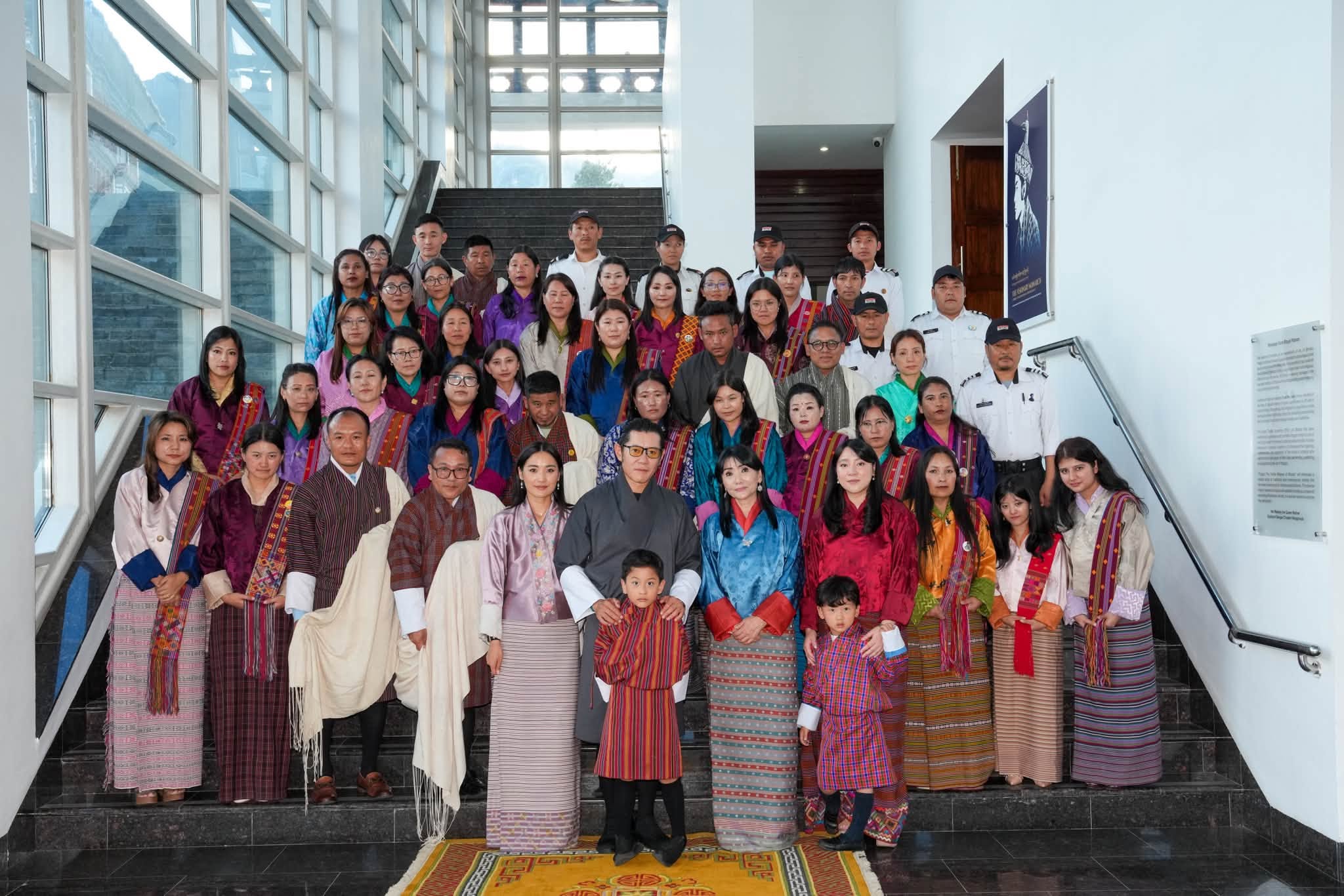 weavers and rta members with royal family