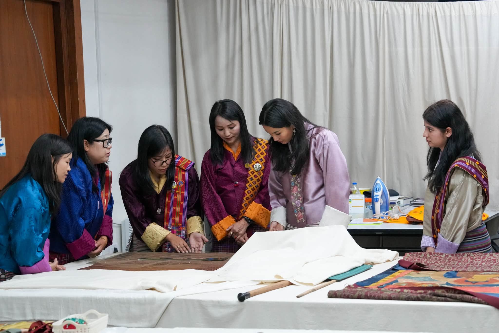 queen jetsun pema and weavers in rta