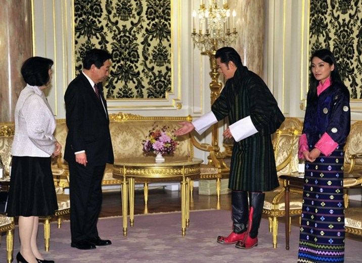 king jigme and queen jetsun visited japan in 2011