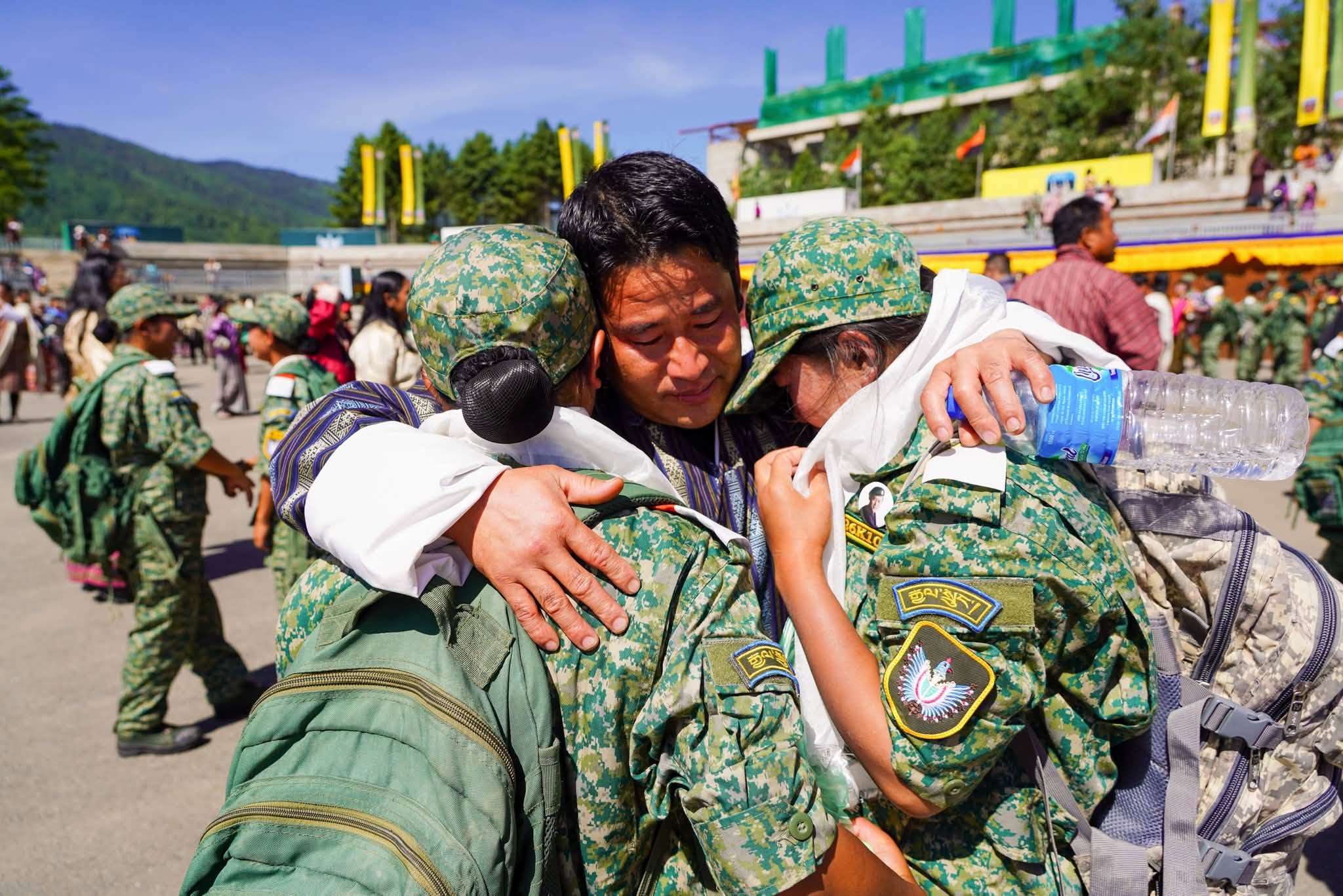 daughters reuniting with father at pop 2026 gyalsung