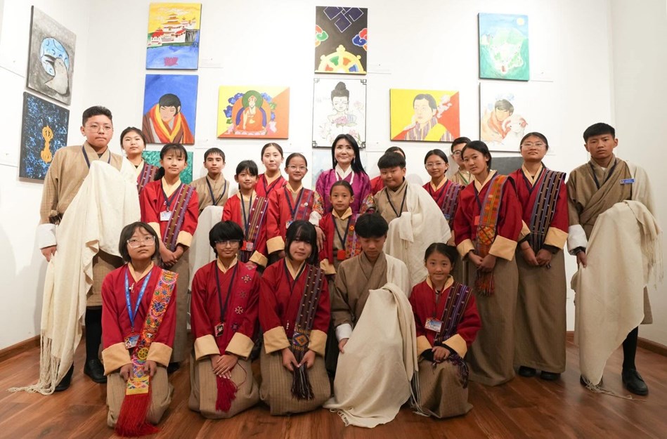 youths of bhutan and queen mother sangay choden in rta