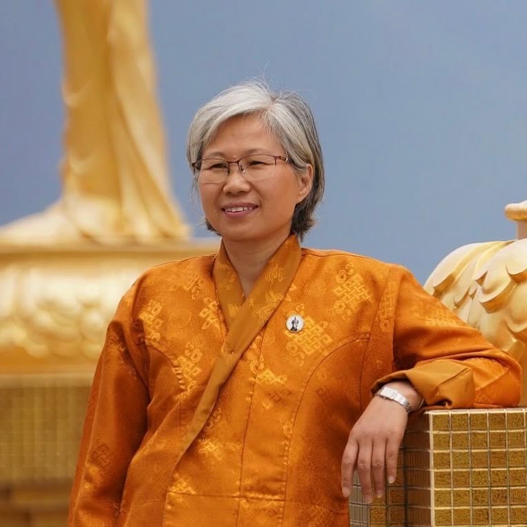 chinese sculptor xie aige in kira in bhutan