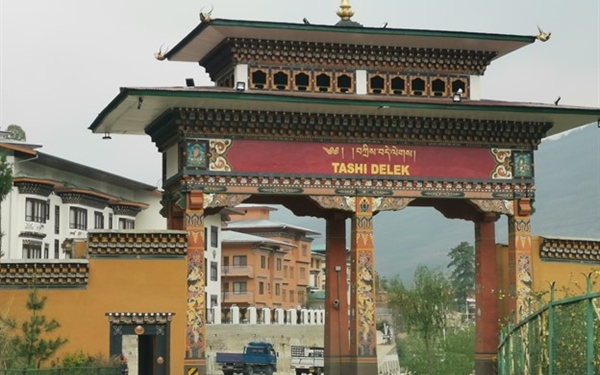 Significance of the Stupa of two lovebirds across Lungtenzampa- the Bridge of Prophecy
