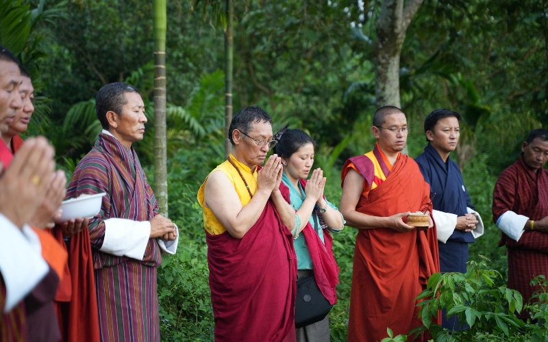 Gangtey Trulku Rinpoche Visits Pemaling for the Kurkulee Centre Site Inspection